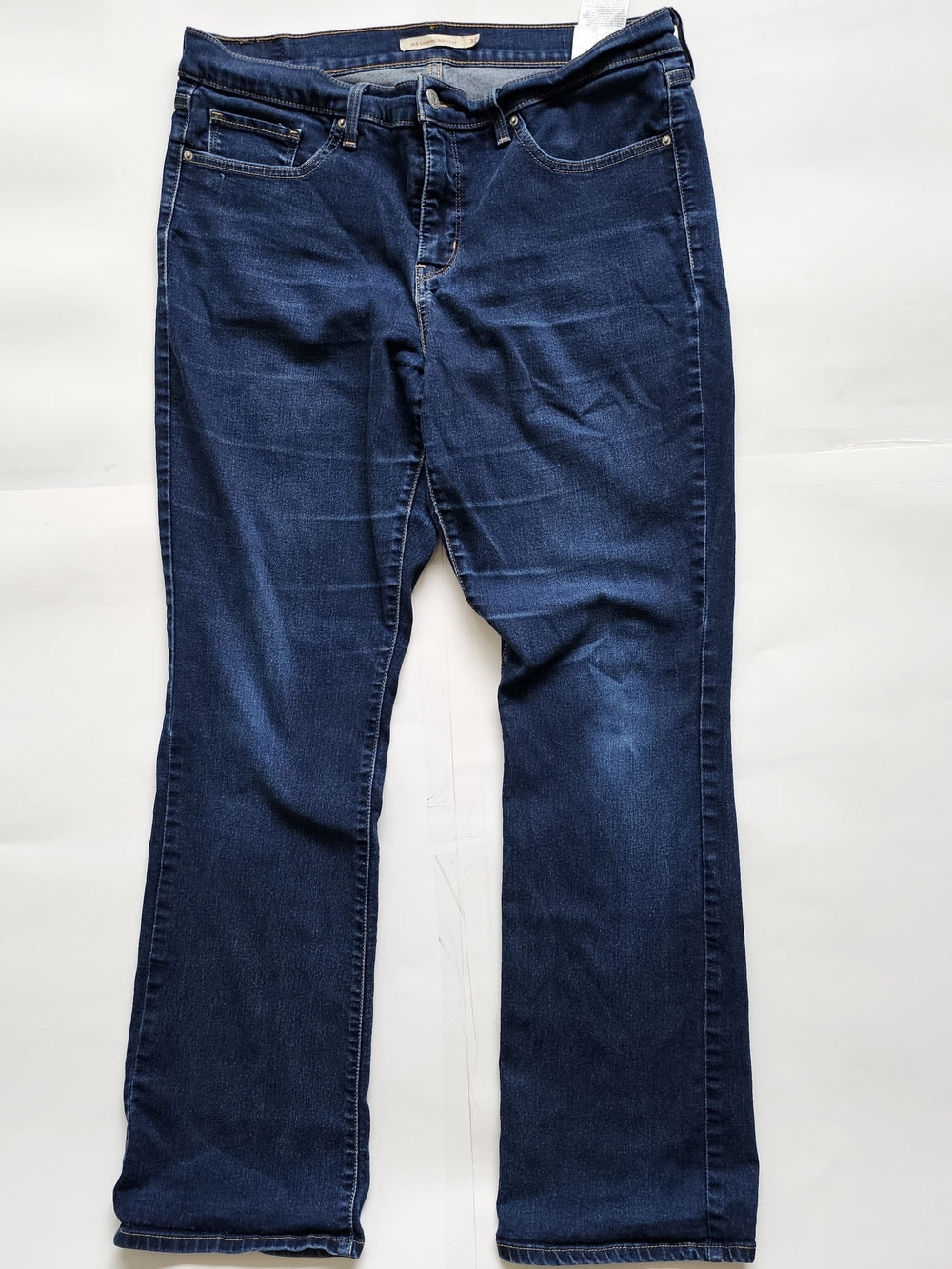 Levi's Women's Bootcut Jeans in Deep Indigo Sz. 32